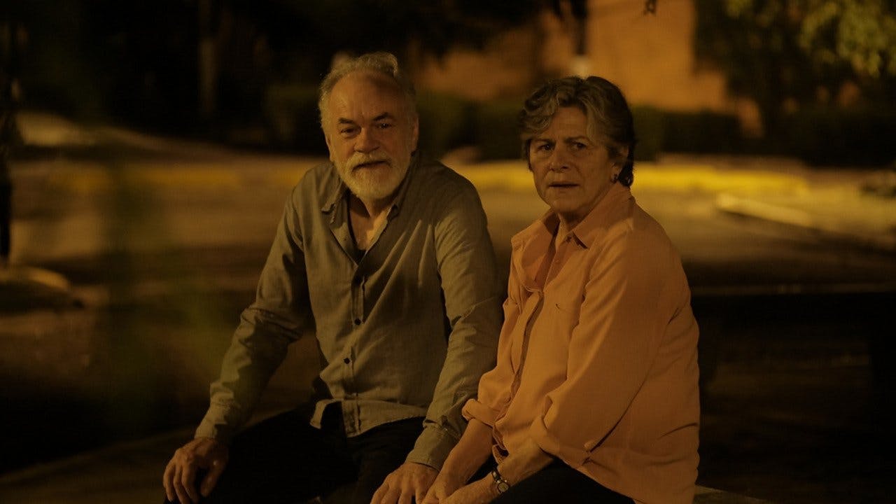 A Metade de Nós backdrop