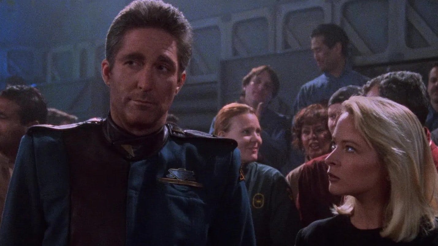 Babylon 5 - episódio 1x12