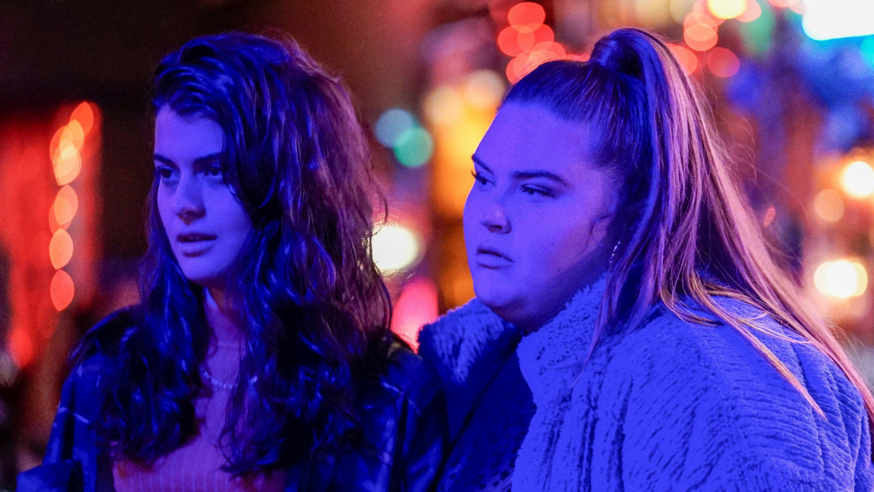 Single Drunk Female - episódio 1x1