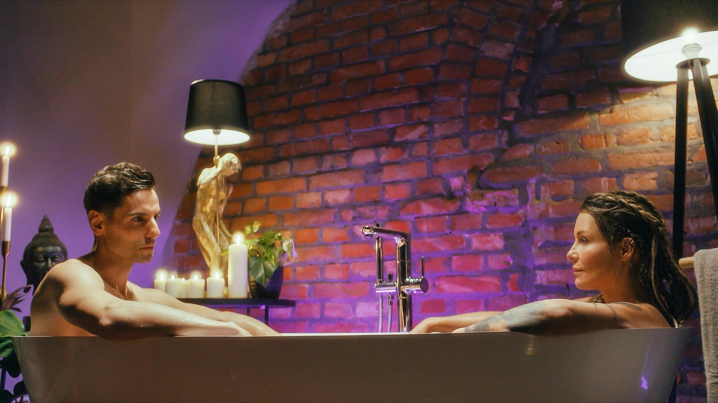 Amor, Sexo & Pandemia backdrop