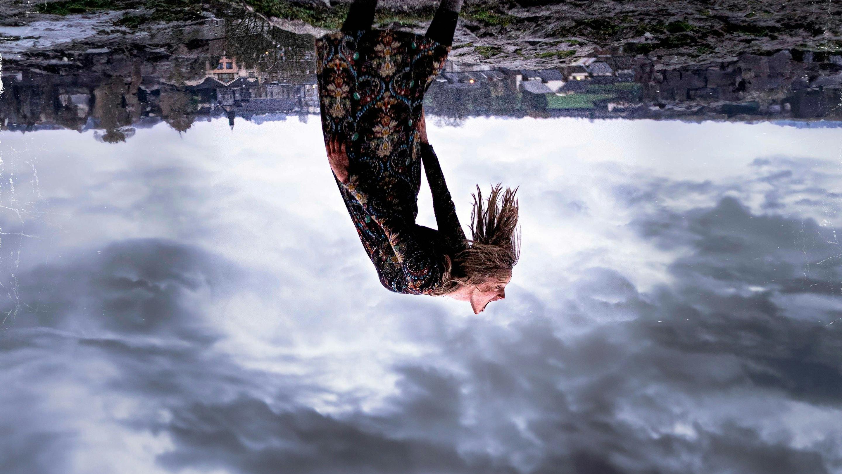 Não Fale com Estranhos backdrop