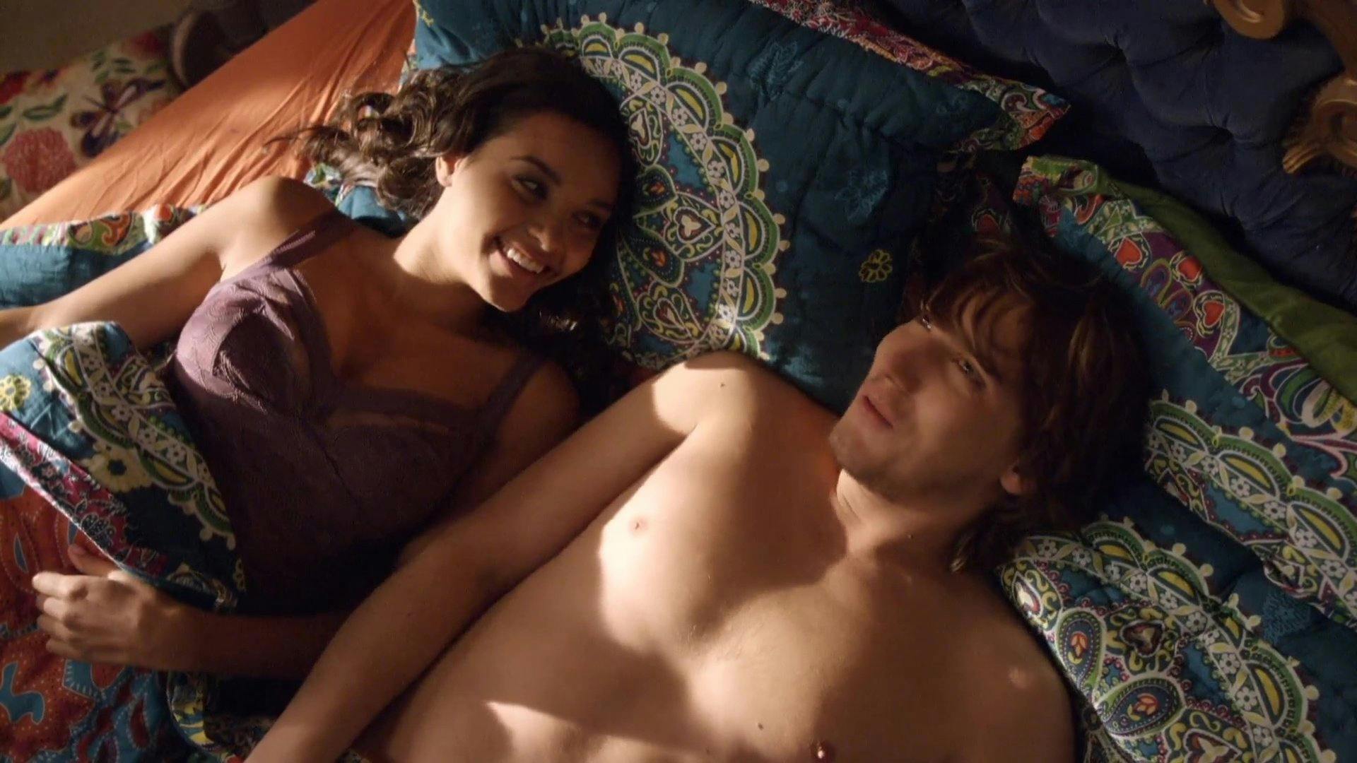 Friends with Benefits - episódio 1x12