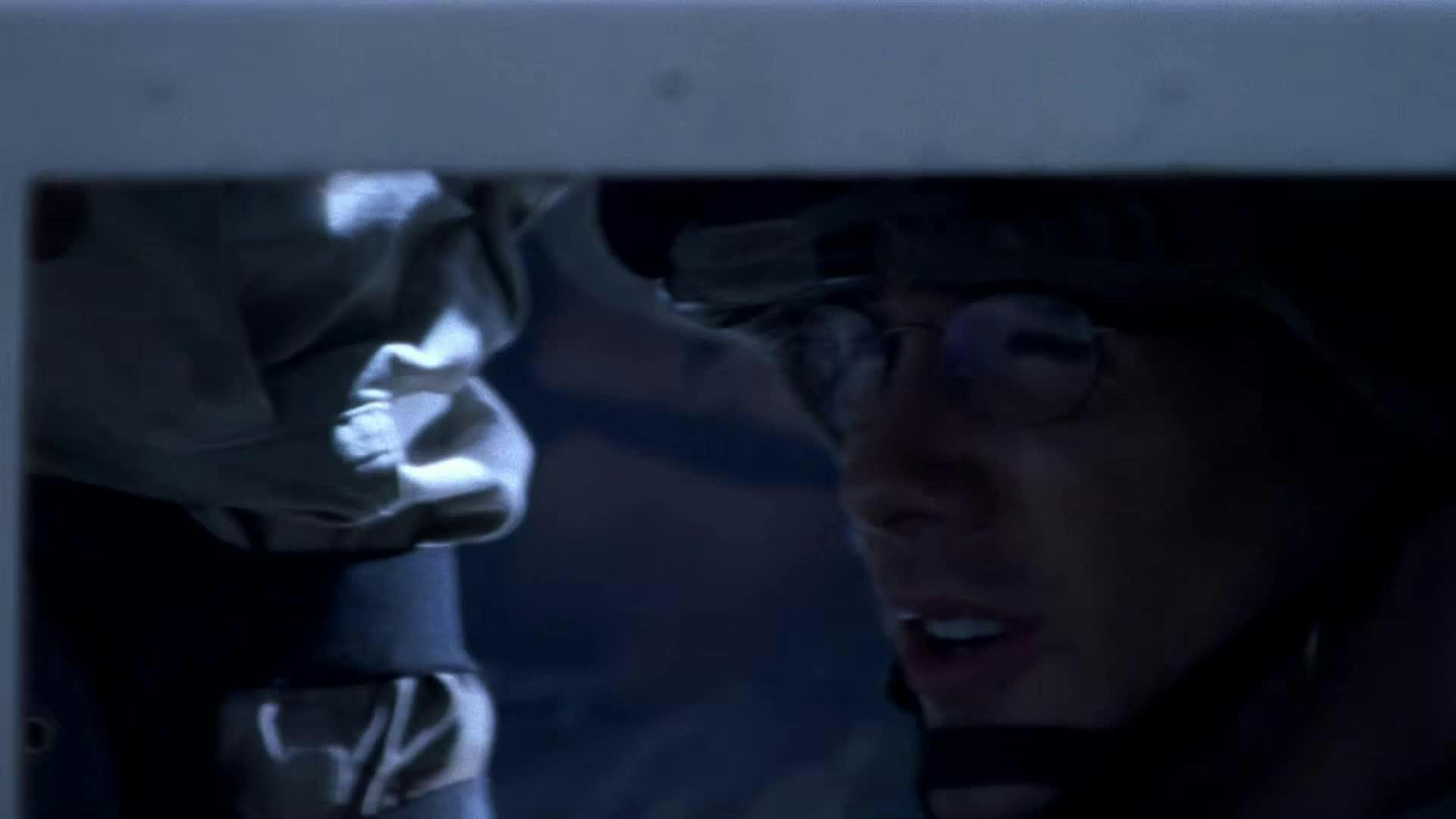 Over There - episódio 1x11