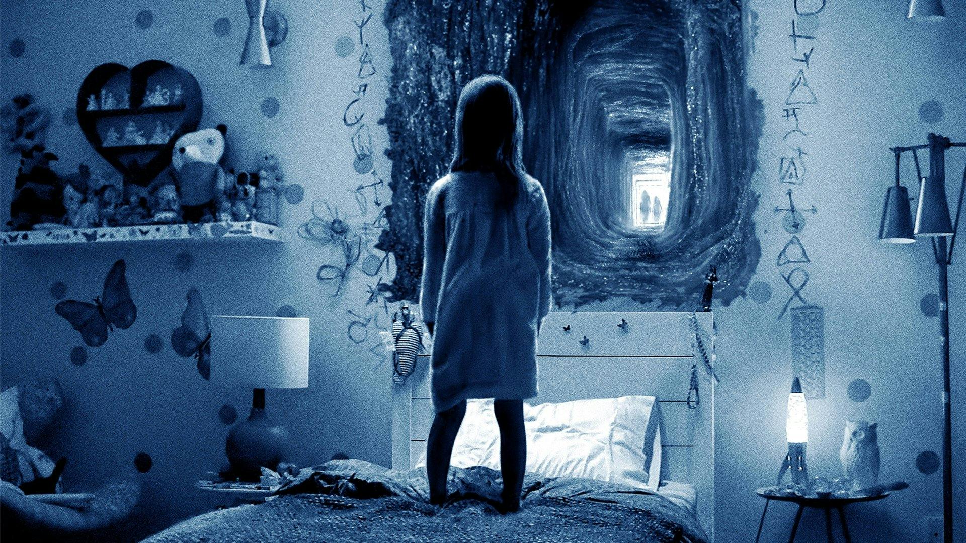 Atividade Paranormal: Dimensão Fantasma backdrop