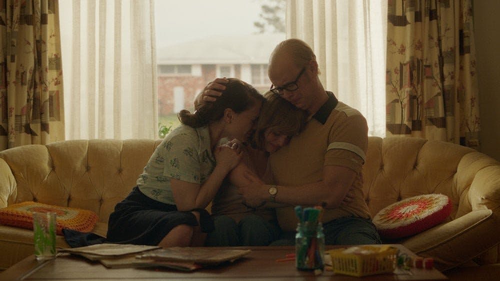 A Friend of the Family - episódio 1x9
