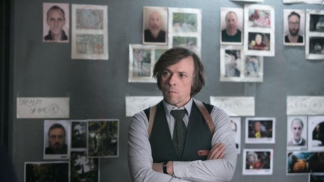 A Louva-a-deus - episódio 1x4