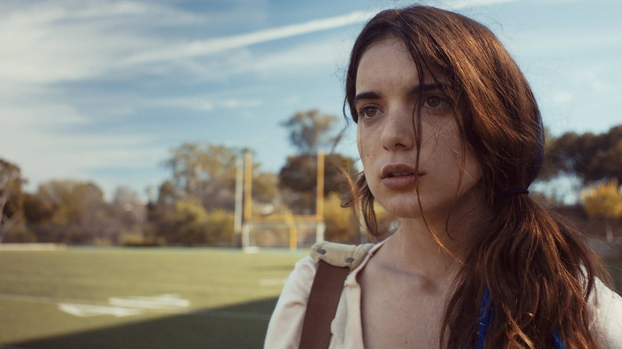 First Girl I Loved assista online