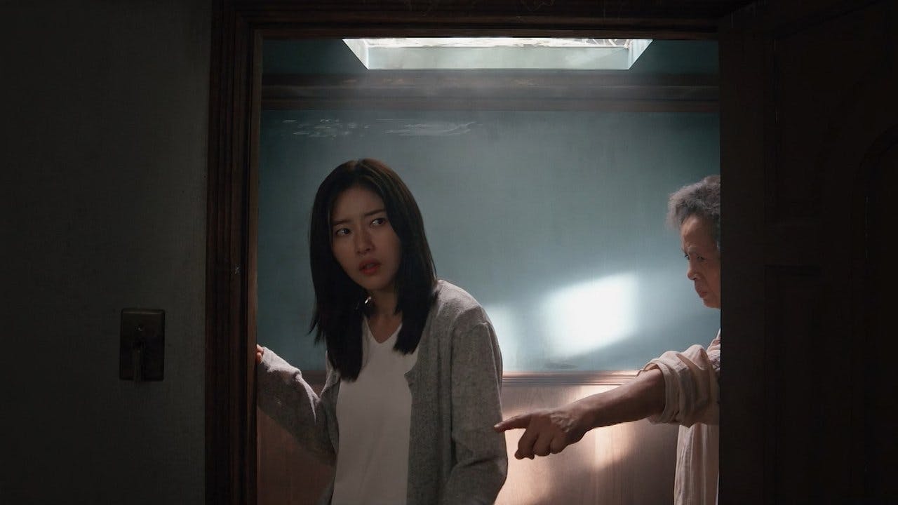 Devil In The Lake assista online