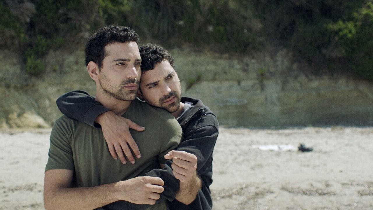 Uma Xícara de Café e Sapatos Novos assista online