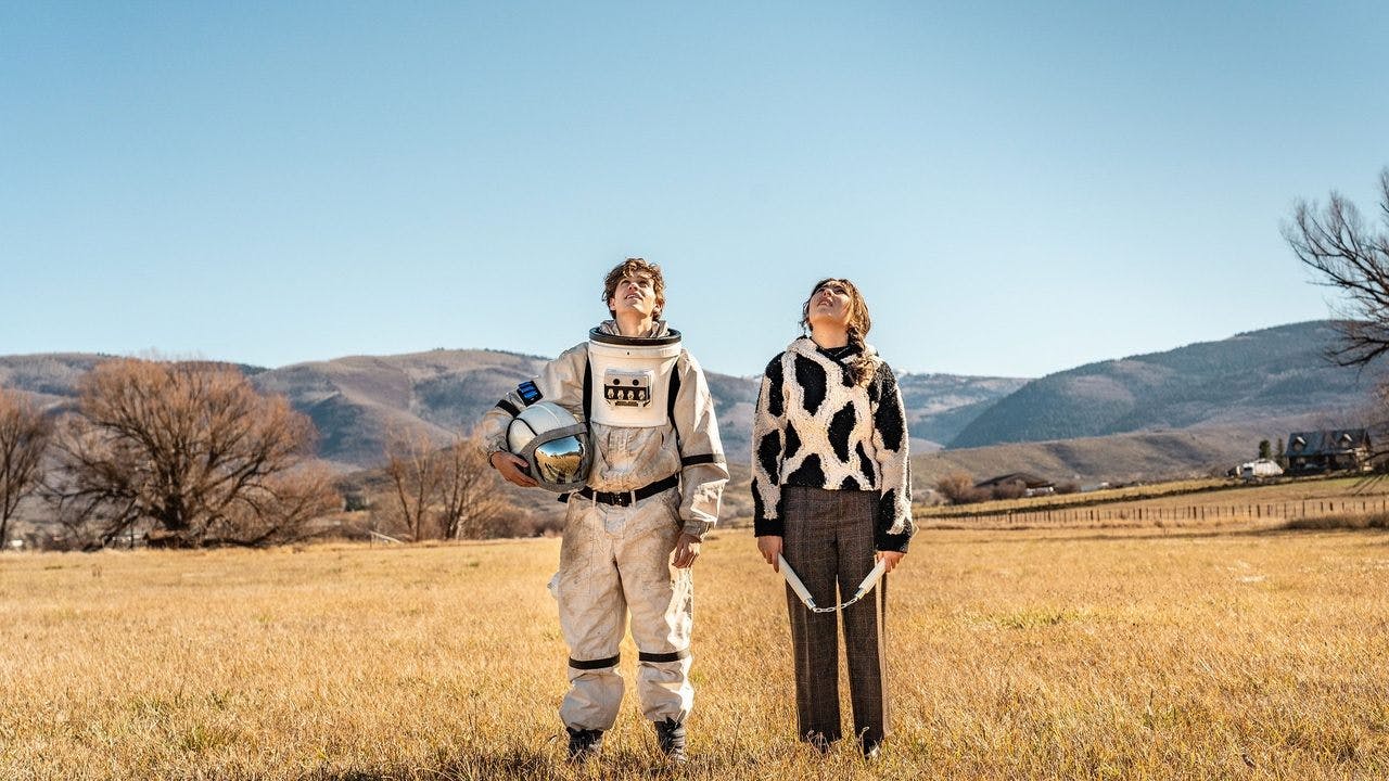 Meus Pais Foram Abduzidos (e Agora Me Sinto um Completo Estranho) assista online