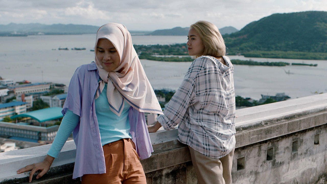 Solids by the Seashore assista online