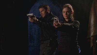 Assistir Bones Temporada 1 Episódio 16 Online em HD