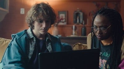 Assistir Desperate Lies Temporada 1 Episódio 15 Online em HD