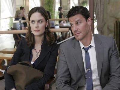 Assistir Bones Temporada 2 Episódio 7 Online em HD