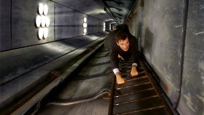 Assistir Doctor Who Temporada 2 Episódio 1 Online em HD