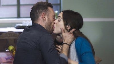 Assistir Falsa Identidade Temporada 1 Episódio 18 Online em HD