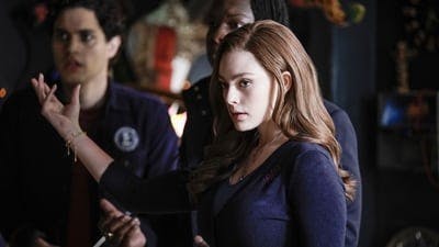 Assistir Legados Temporada 2 Episódio 11 Online em HD