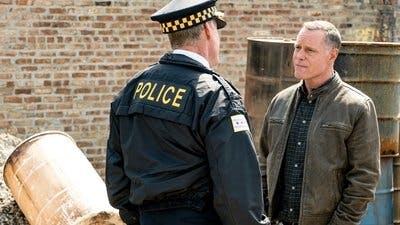 Assistir Chicago P.D.: Distrito 21 Temporada 6 Episódio 22 Online em HD