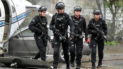 Assistir S.W.A.T.: Força de Intervenção Temporada 4 Episódio 1 Online em HD