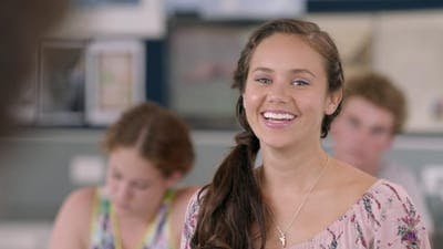 Assistir Mako Mermaids Temporada 2 Episódio 8 Online em HD