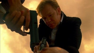 Assistir CSI: Miami Temporada 4 Episódio 24 Online em HD