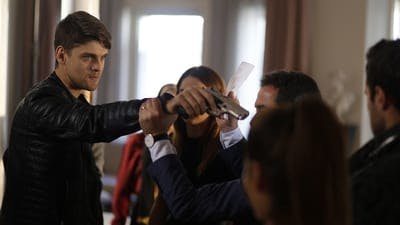 Assistir Cidade Cruel Temporada 2 Episódio 8 Online em HD