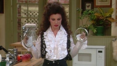Assistir Competente e Descarada Temporada 1 Episódio 7 Online em HD