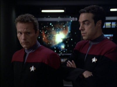 Assistir Jornada nas Estrelas: Voyager Temporada 5 Episódio 25 Online em HD