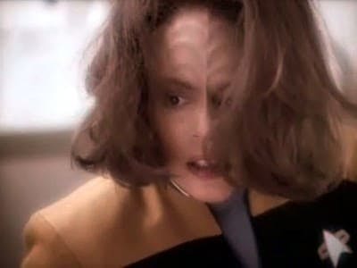 Assistir Jornada nas Estrelas: Voyager Temporada 4 Episódio 10 Online em HD