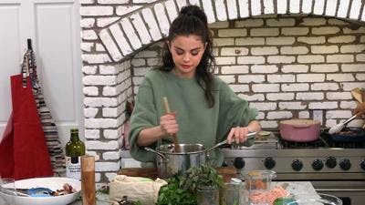 Assistir Selena + Chef Temporada 2 Episódio 4 Online em HD