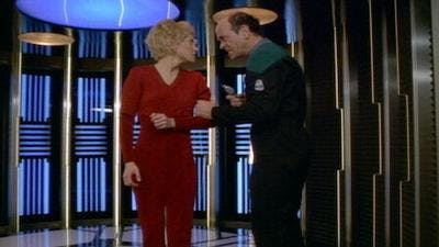 Assistir Jornada nas Estrelas: Voyager Temporada 3 Episódio 18 Online em HD