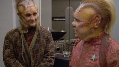 Assistir Jornada nas Estrelas: Voyager Temporada 3 Episódio 13 Online em HD