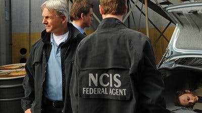 Assistir NCIS: Investigação Naval Temporada 8 Episódio 15 Online em HD