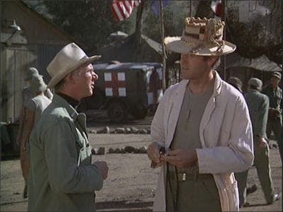 Assistir M*A*S*H Temporada 6 Episódio 17 Online em HD