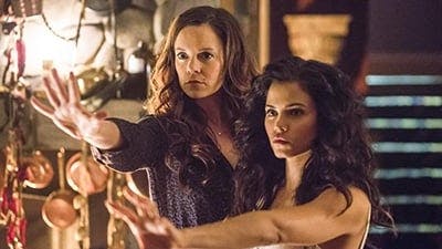 Assistir As Bruxas de East End Temporada 2 Episódio 13 Online em HD