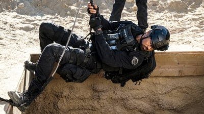 Assistir S.W.A.T.: Força de Intervenção Temporada 4 Episódio 10 Online em HD