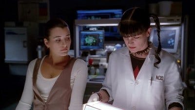 Assistir NCIS: Investigação Naval Temporada 6 Episódio 17 Online em HD