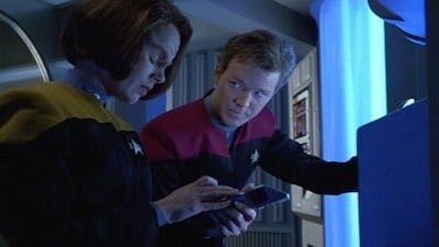 Assistir Jornada nas Estrelas: Voyager Temporada 2 Episódio 17 Online em HD