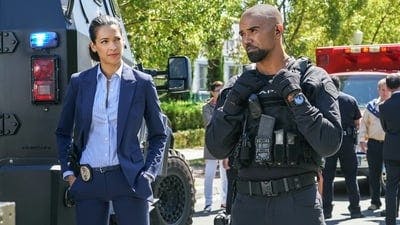 Assistir S.W.A.T.: Força de Intervenção Temporada 1 Episódio 5 Online em HD