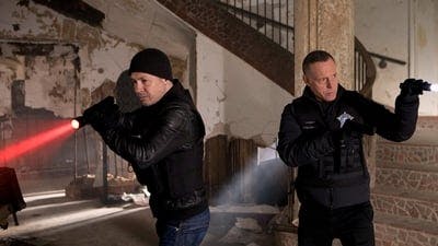 Assistir Chicago P.D.: Distrito 21 Temporada 6 Episódio 16 Online em HD