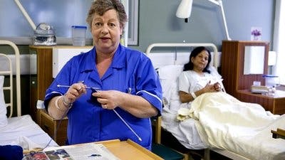 Assistir Getting On Temporada 1 Episódio 1 Online em HD