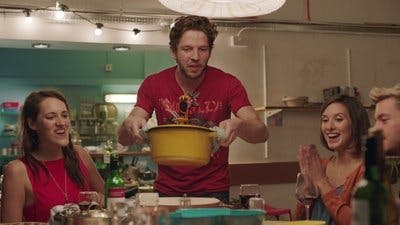 Assistir Crashing Temporada 1 Episódio 3 Online em HD