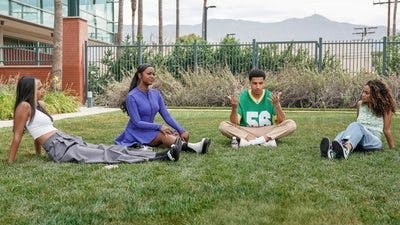 Assistir Grown-ish Temporada 5 Episódio 15 Online em HD