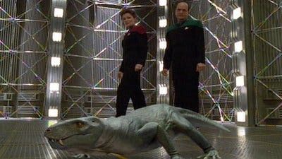 Assistir Jornada nas Estrelas: Voyager Temporada 3 Episódio 23 Online em HD