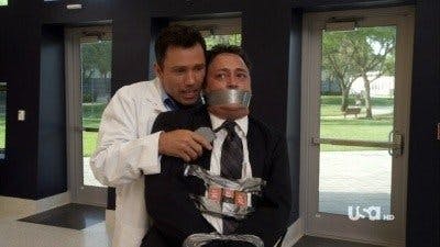 Assistir Burn Notice: Operação Miami Temporada 5 Episódio 9 Online em HD