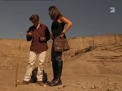 Assistir Caçadora de Relíquias Temporada 2 Episódio 11 Online em HD