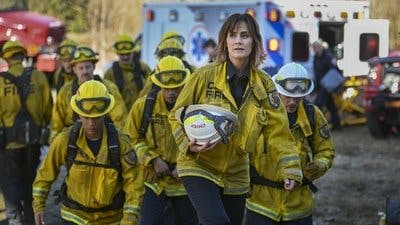 Assistir Fire Country Temporada 1 Episódio 22 Online em HD