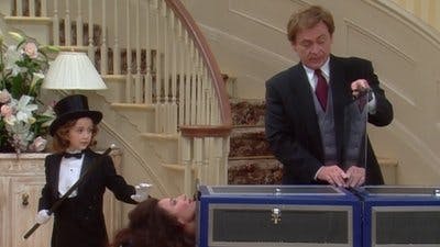 Assistir Competente e Descarada Temporada 1 Episódio 22 Online em HD