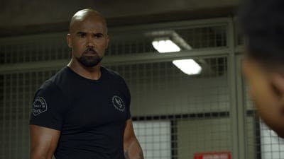 Assistir S.W.A.T.: Força de Intervenção Temporada 2 Episódio 17 Online em HD