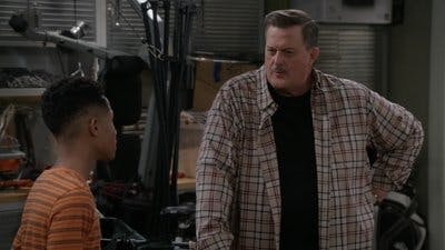 Assistir Bob Hearts Abishola Temporada 2 Episódio 5 Online em HD